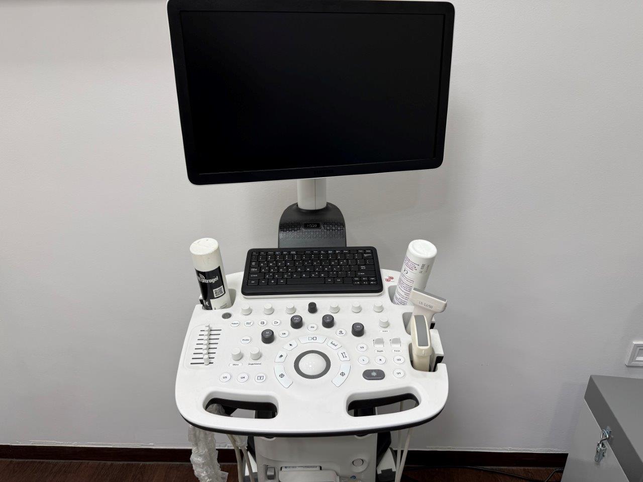 Használt HS30 ultrahang készülékkét vizsgálófejjel radiológiai célra